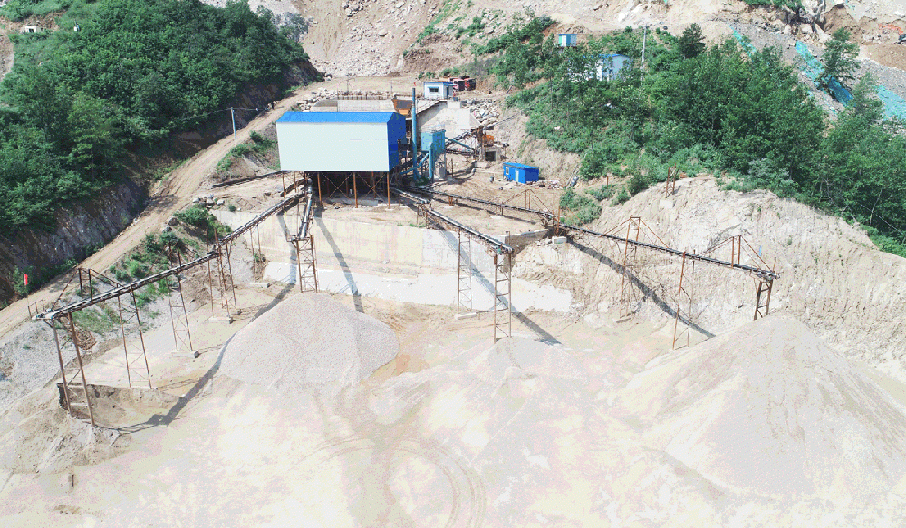 直击现场|湖北石灰石破碎生产线，屹立于绿水青
